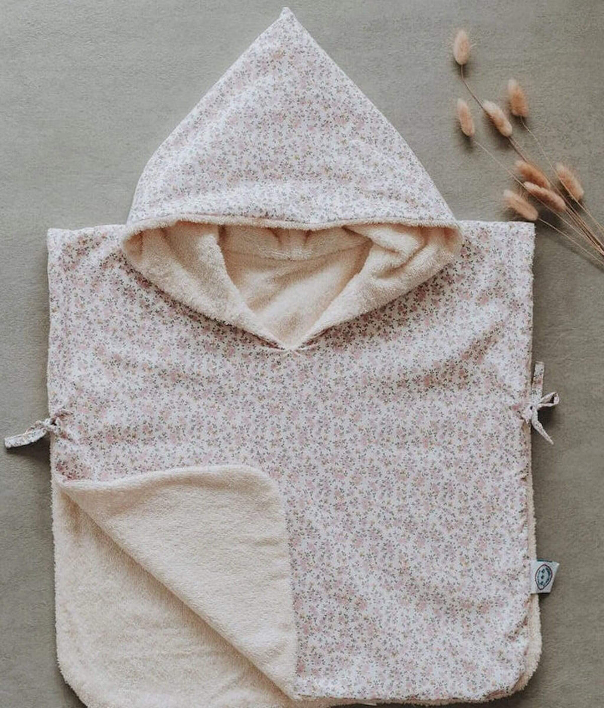 poncho de bain fleuri made in france en coton tout doux
