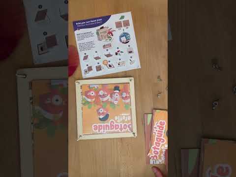vidéo montrant le contenu et le montage du kit herbier et presse à fleurs botaki pour les enfants de 4 à 6 ans